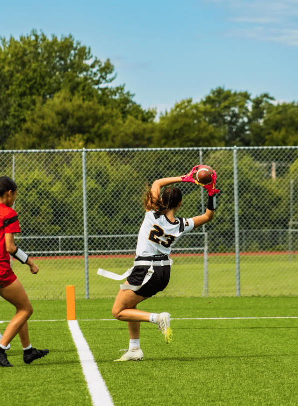 Jordan catches a ball over her head in the end zone to score