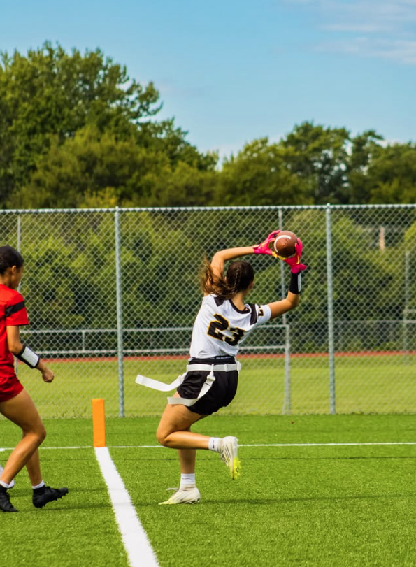Jordan catches a ball over her head in the end zone to score
