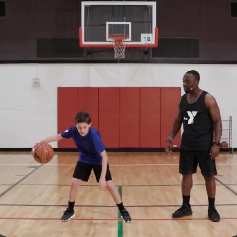 kids playing basketball